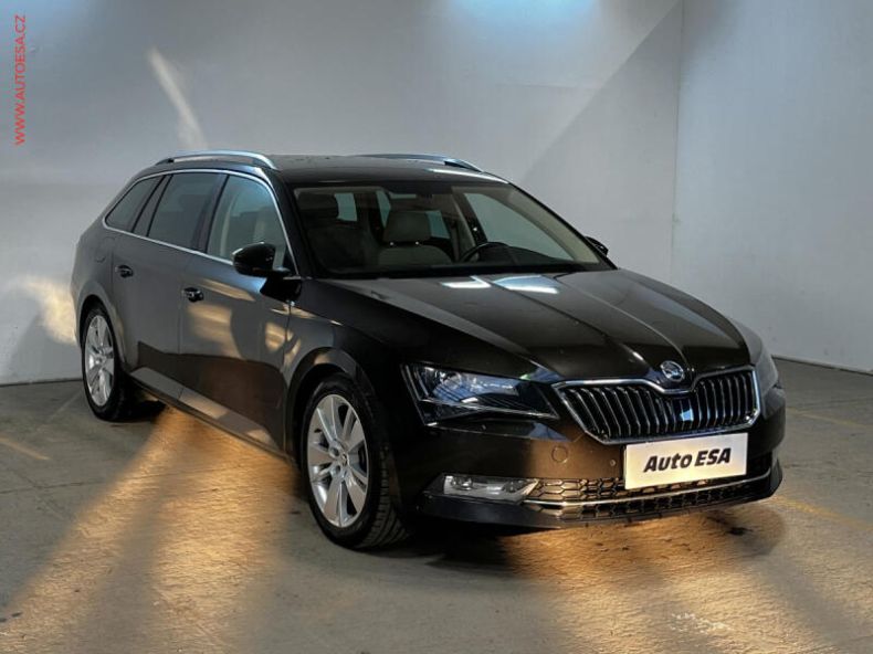 Škoda Superb - hlavní foto
