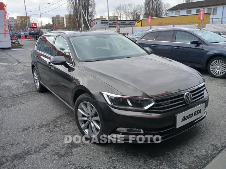 Volkswagen Passat - hlavní fotka inzerátu