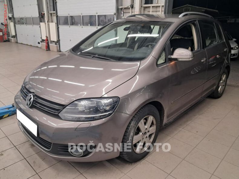 Volkswagen Golf - hlavní foto