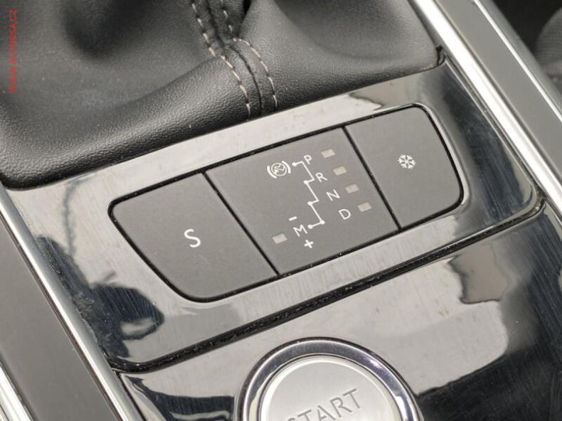 Peugeot 308 - hlavní fotka