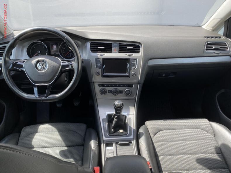 Volkswagen Golf - hlavní fotka