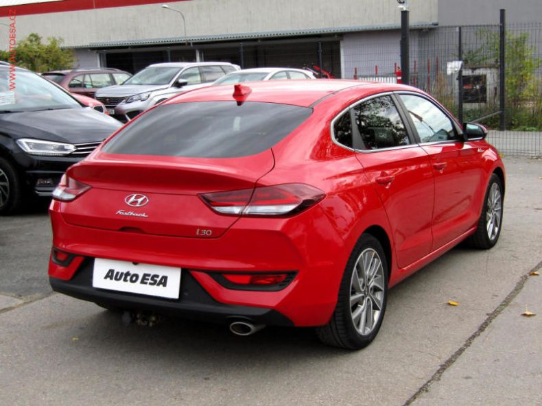 Hyundai i30 - hlavní fotka