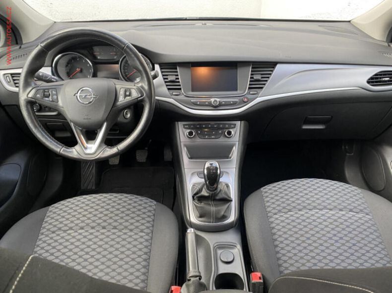 Opel Astra - hlavní fotka