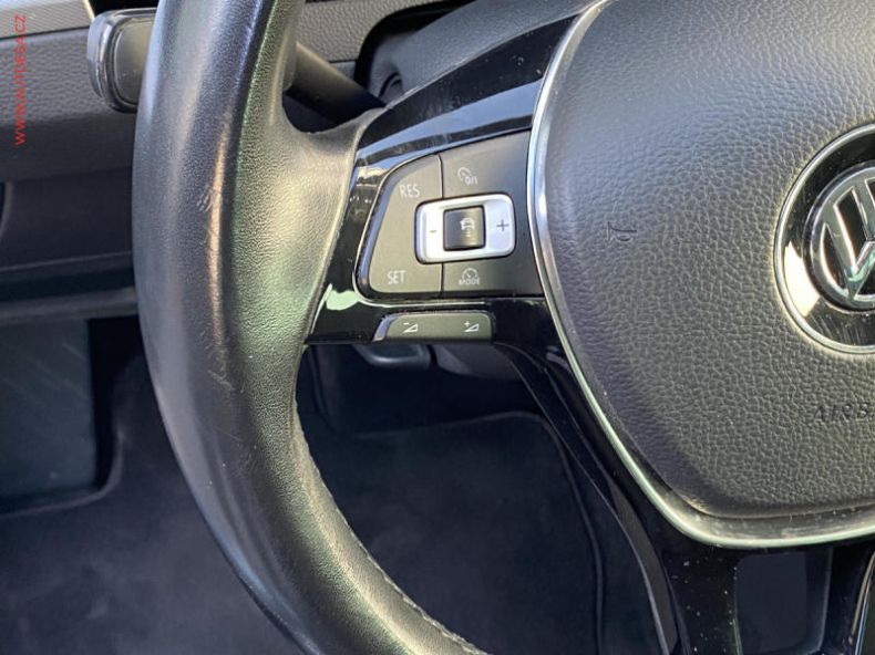 Volkswagen Passat - hlavní fotka