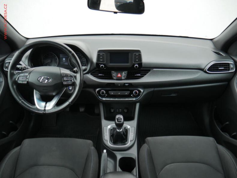 Hyundai i30 - hlavní fotka