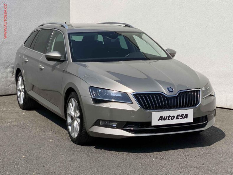 Škoda Superb - hlavní foto