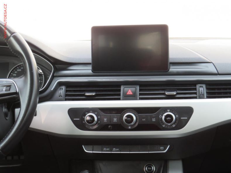 Audi A4 - hlavní fotka