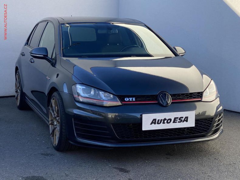 Volkswagen Golf - hlavní foto