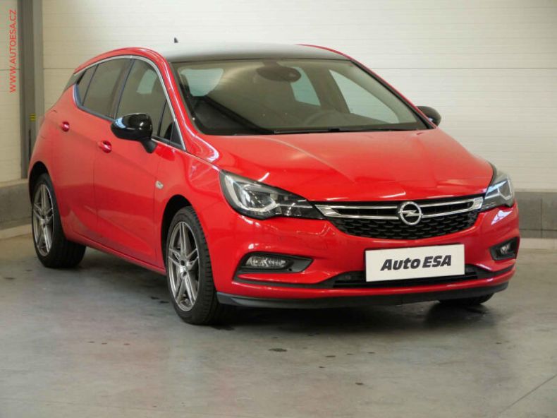 Opel Astra - hlavní foto