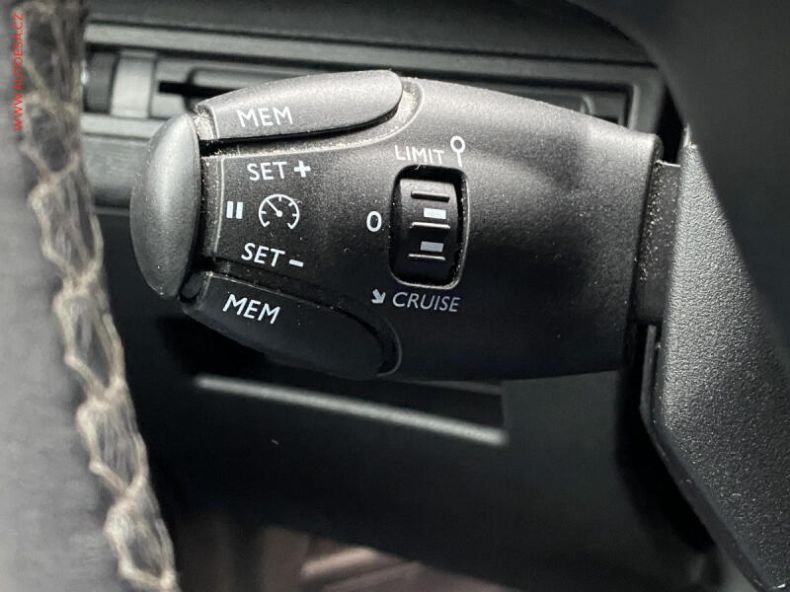 Peugeot 3008 - hlavní fotka