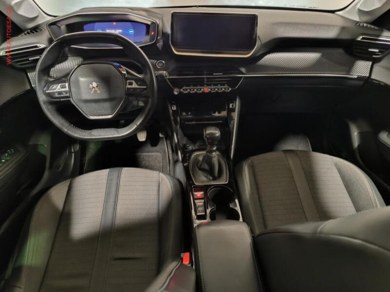 Peugeot 208 - hlavní fotka