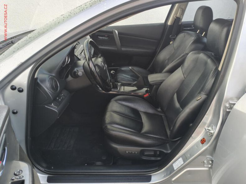 Mazda 6 - hlavní fotka