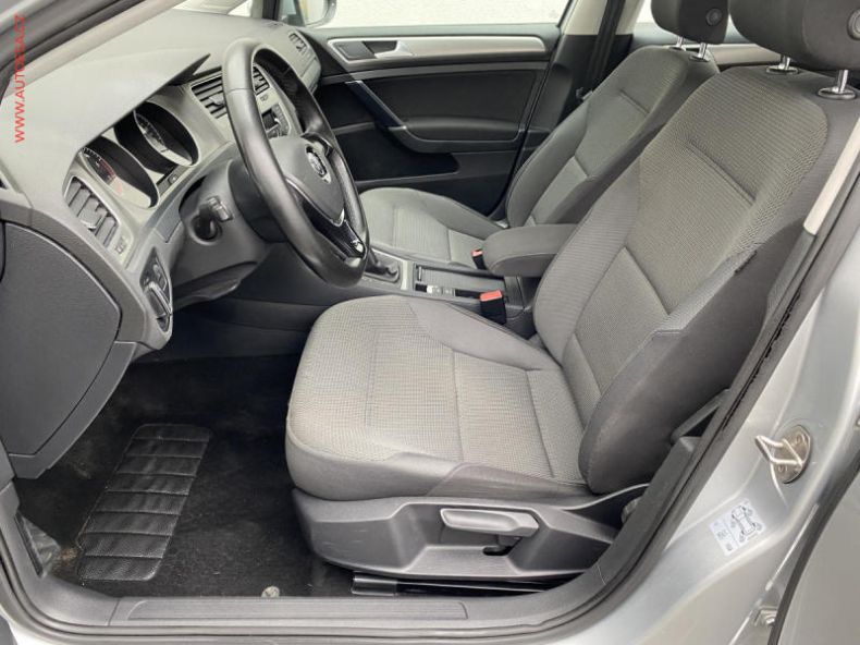 Volkswagen Golf - hlavní fotka