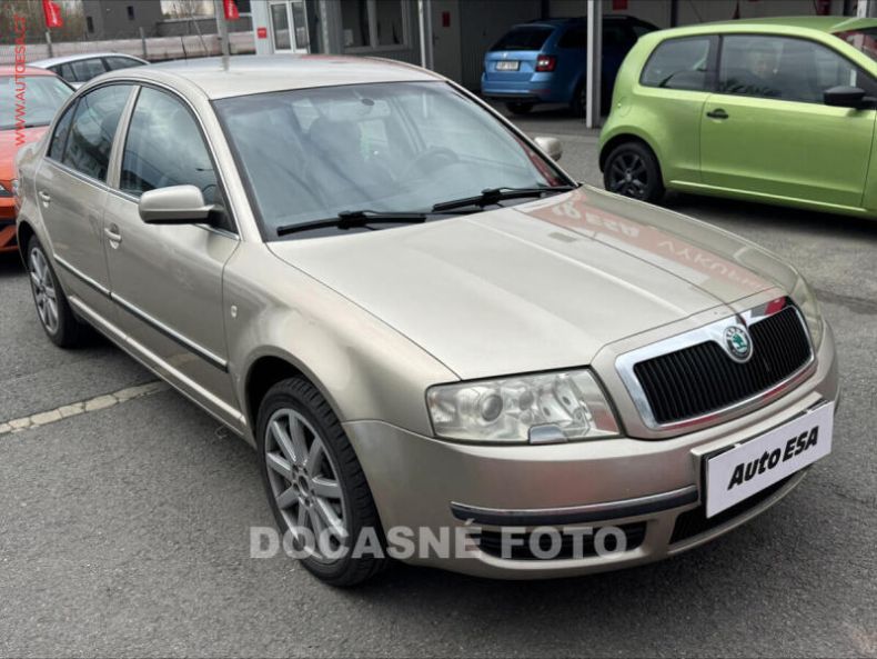 Škoda Superb - hlavní foto