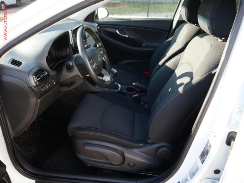 Hyundai i30 - hlavní fotka