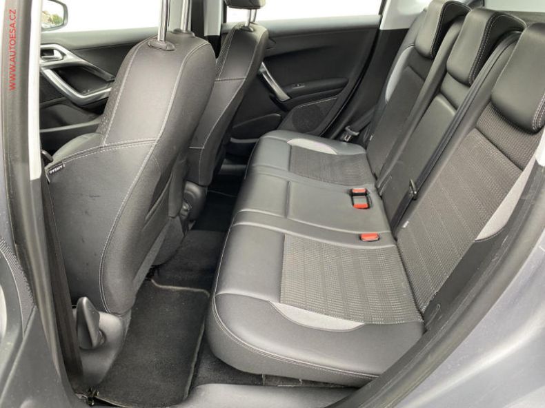 Peugeot 2008 - hlavní fotka