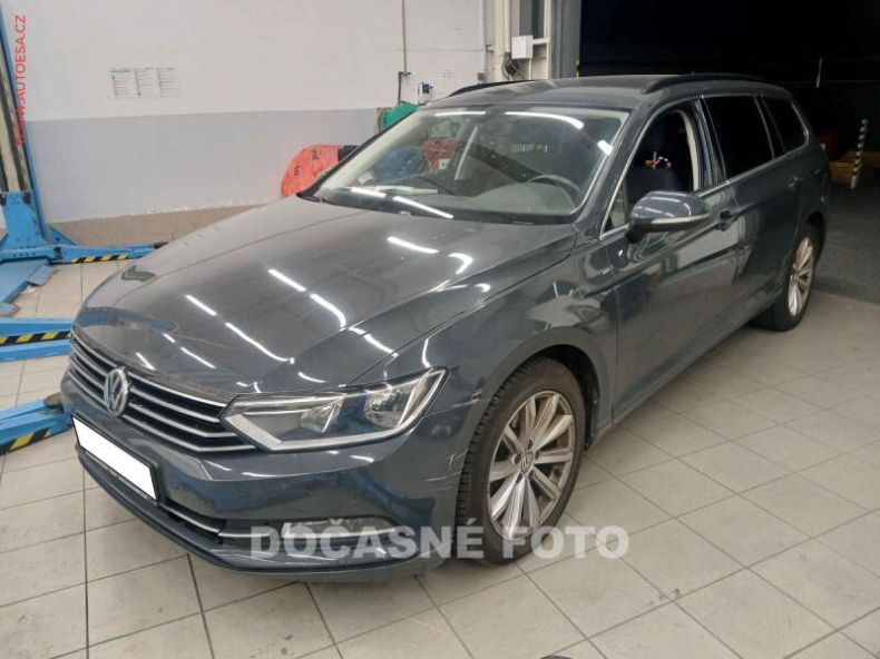 Volkswagen Passat - hlavní fotka inzerátu