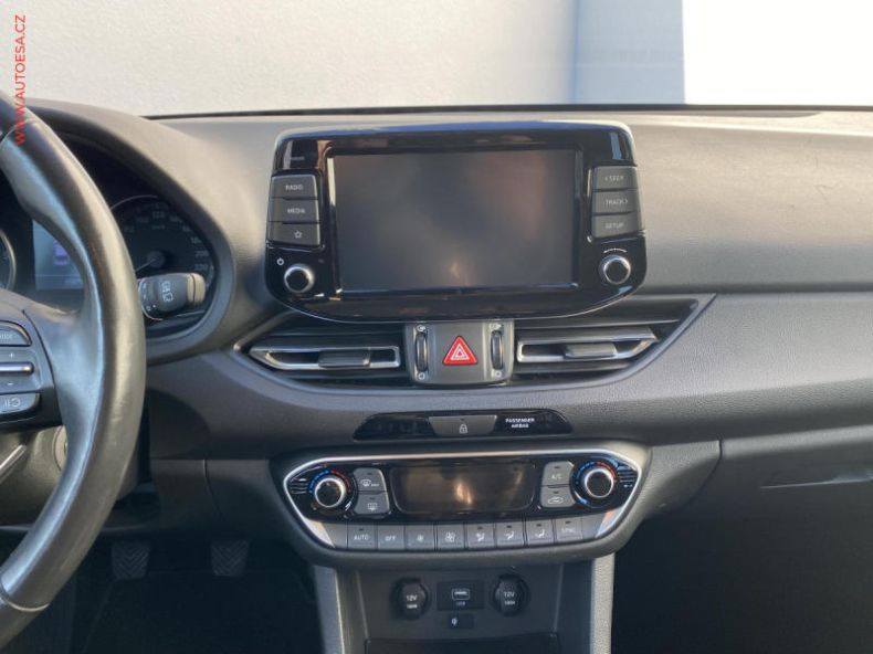 Hyundai i30 - hlavní fotka