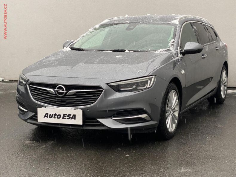 Opel Insignia - hlavní fotka