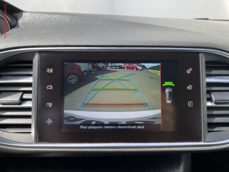 Peugeot 308 - hlavní fotka