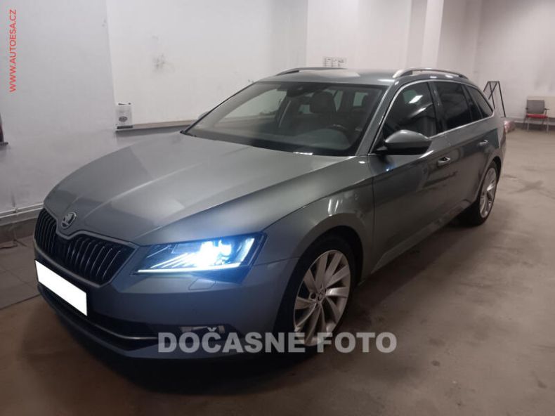 Škoda Superb - hlavní foto