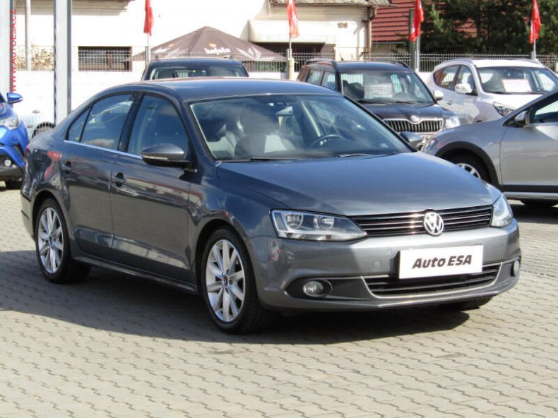 Volkswagen Jetta - hlavní foto