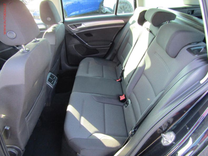 Volkswagen Golf - hlavní fotka