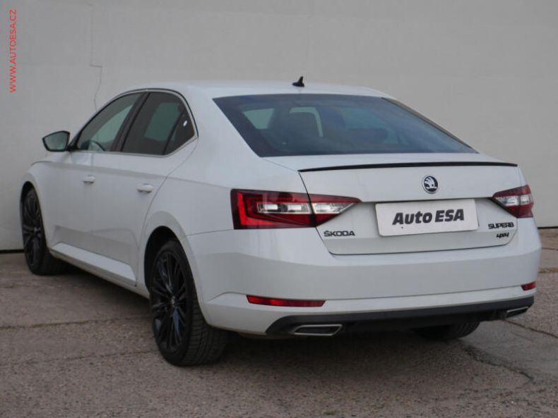 Škoda Superb - hlavní foto