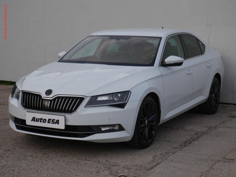 Škoda Superb - hlavní foto
