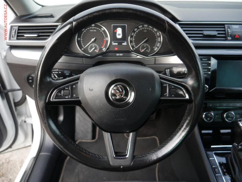 Škoda Superb - hlavní fotka