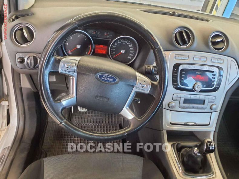 Ford Mondeo - hlavní fotka