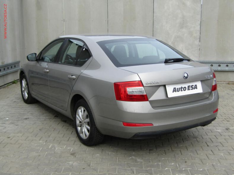 Škoda Octavia - hlavní fotka