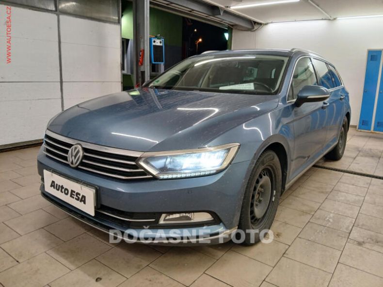 Volkswagen Passat - hlavní fotka inzerátu