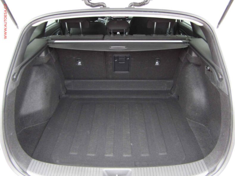 Hyundai i30 - hlavní fotka