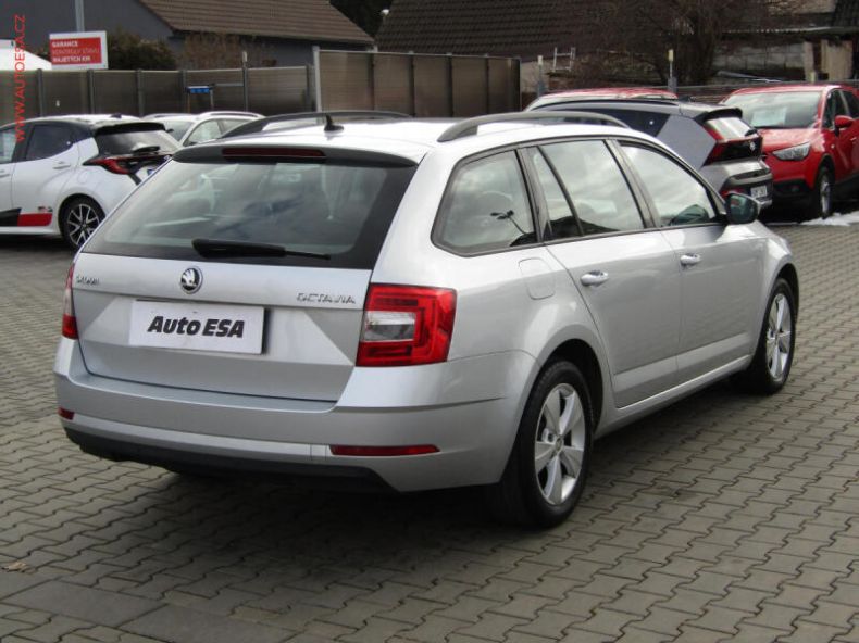 Škoda Octavia - hlavní fotka