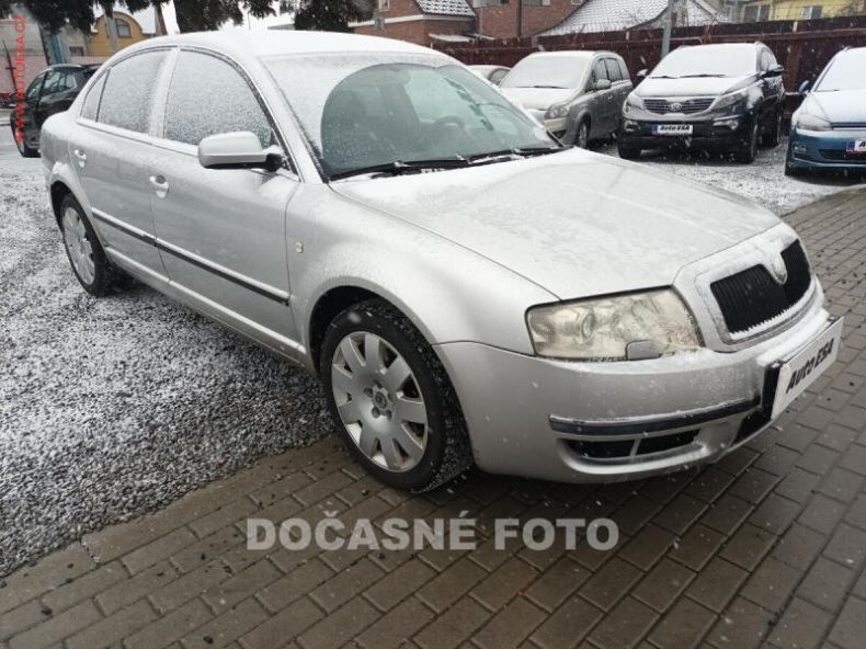 Škoda Superb - hlavní foto