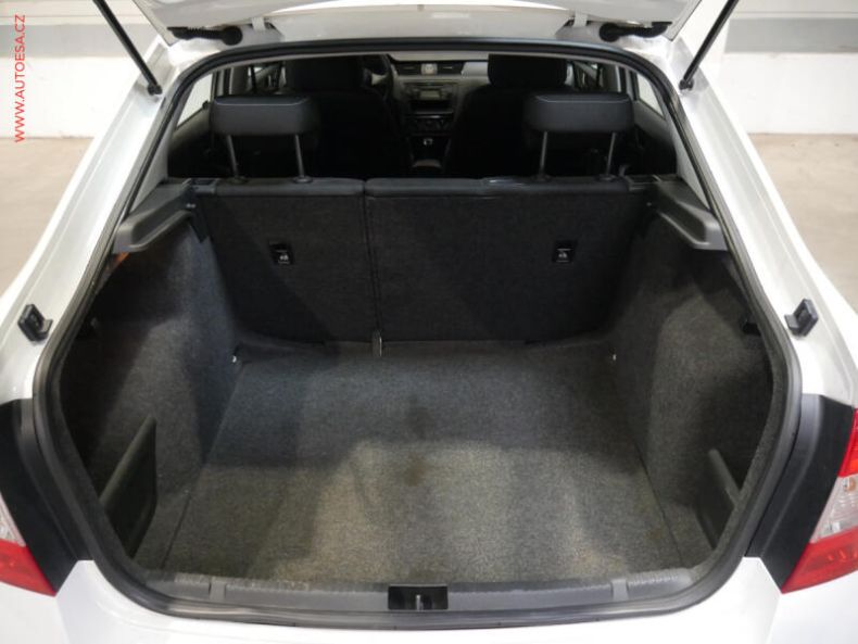 Škoda Rapid - hlavní fotka