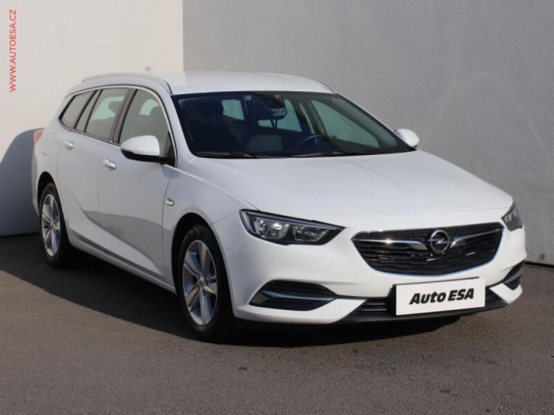 Opel Insignia - hlavní fotka