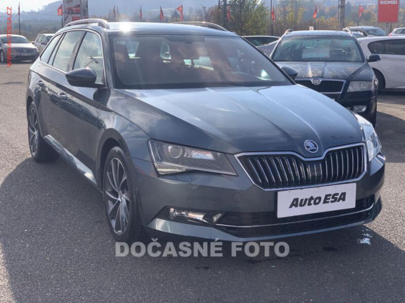 Škoda Superb - hlavní foto