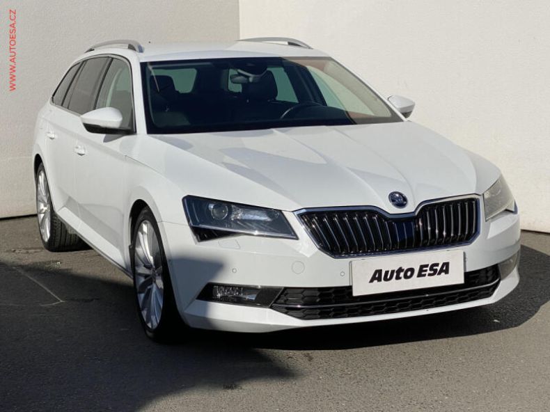 Škoda Superb - hlavní foto