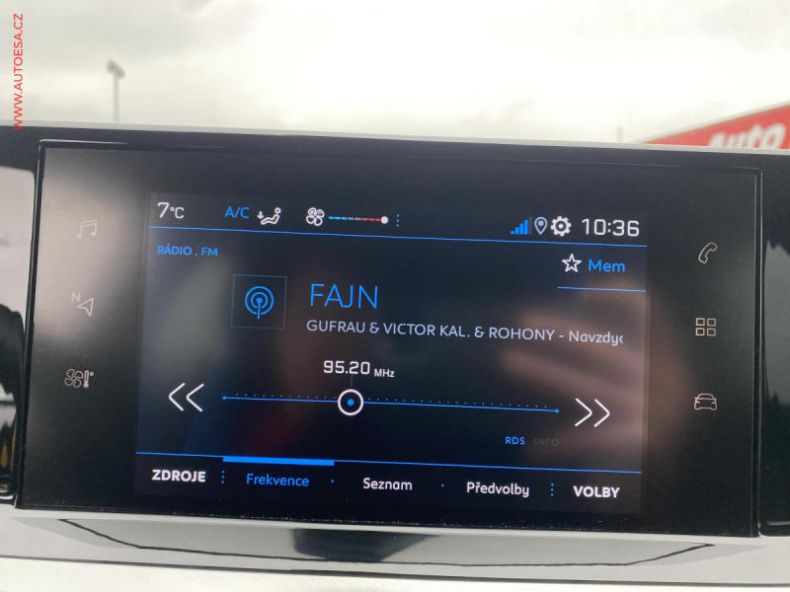 Peugeot 208 - hlavní fotka