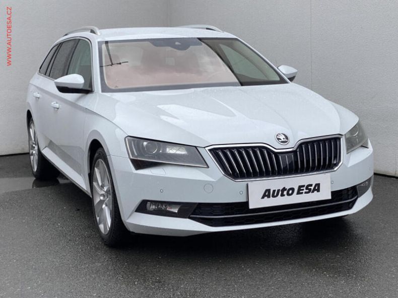 Škoda Superb - hlavní foto