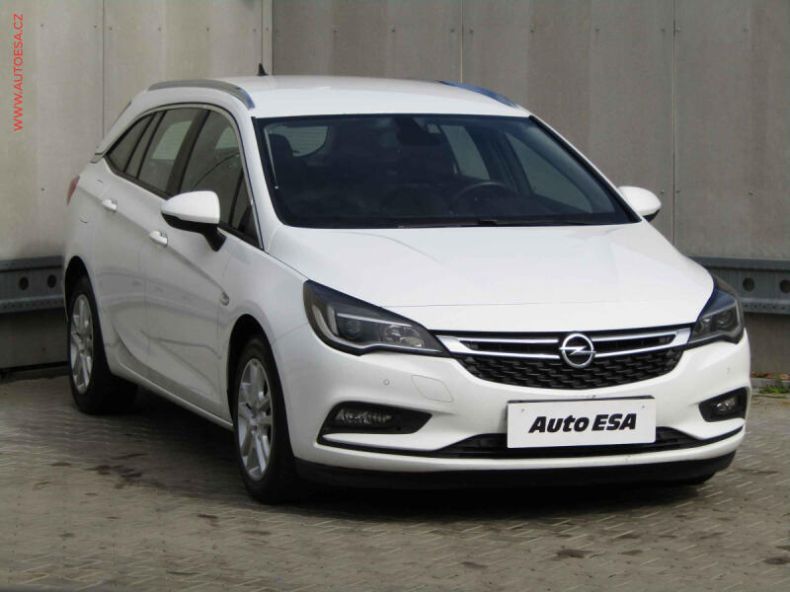 Opel Astra - hlavní foto