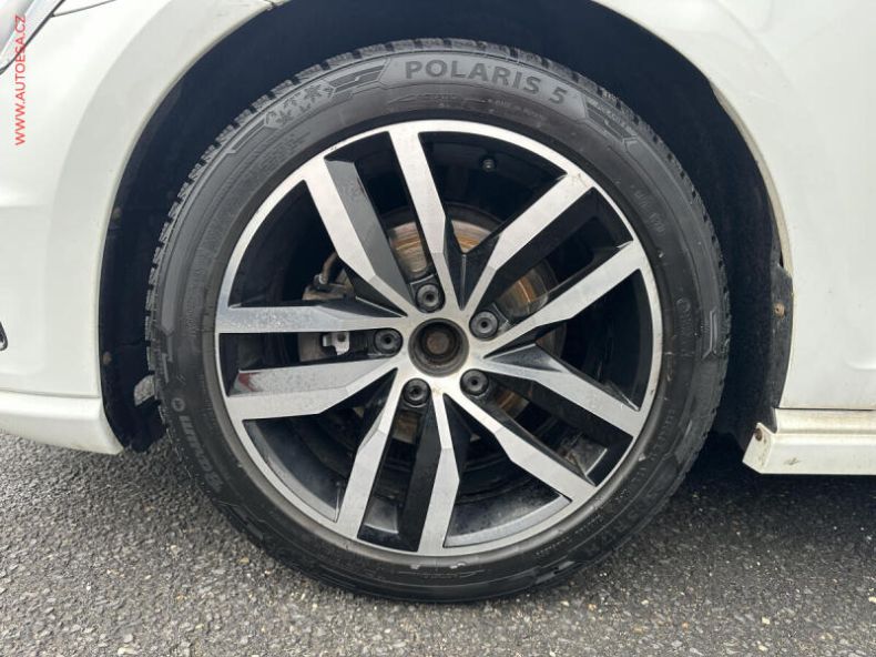 Volkswagen Golf - hlavní fotka