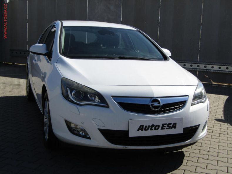 Opel Astra - hlavní foto