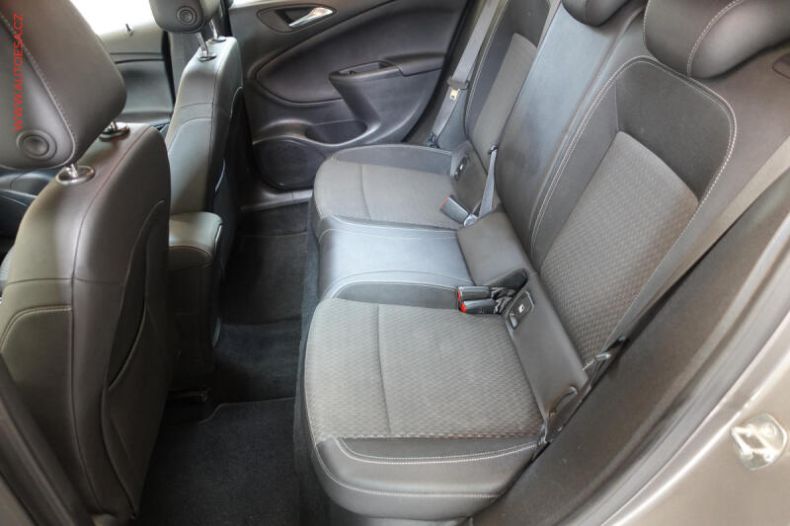 Opel Astra - hlavní fotka