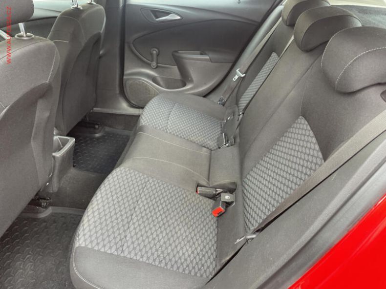 Opel Astra - hlavní fotka