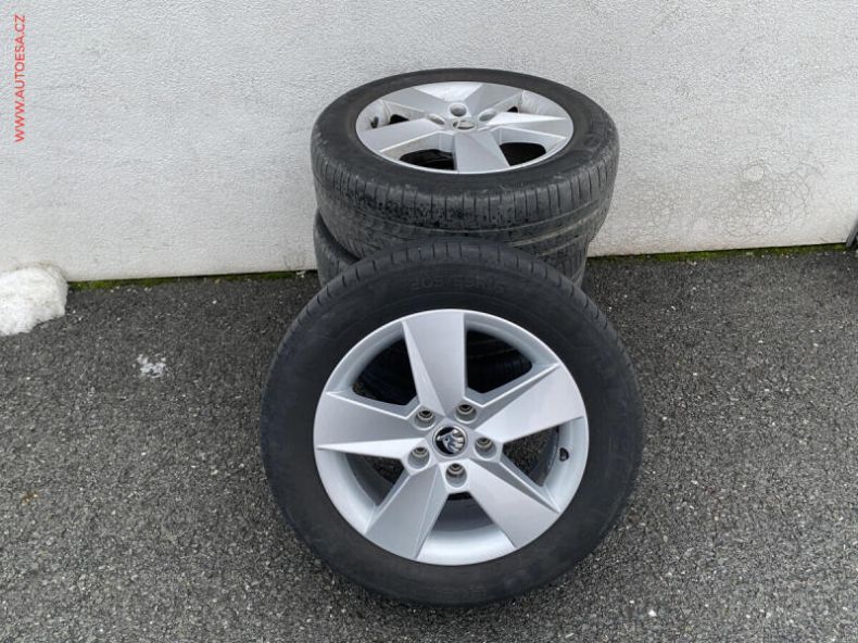 Škoda Octavia - hlavní fotka