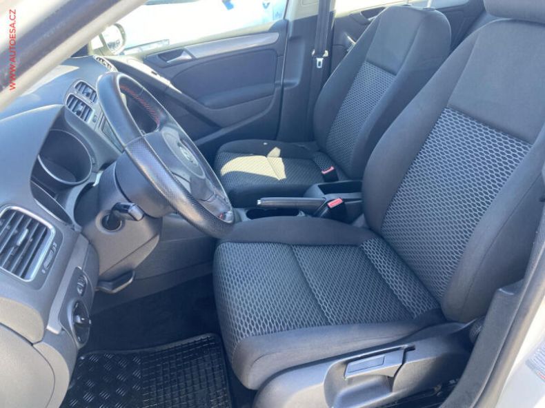 Volkswagen Golf - hlavní fotka