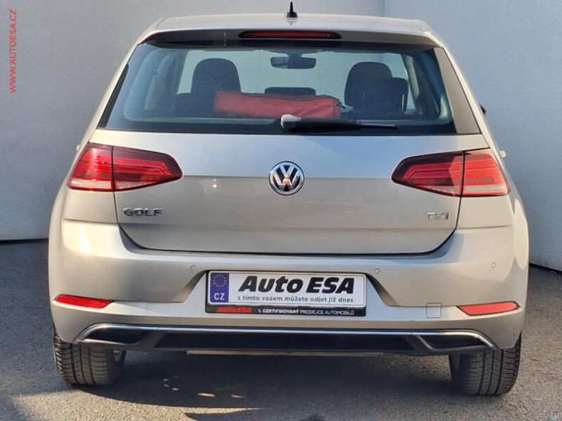 Volkswagen Golf - hlavní fotka